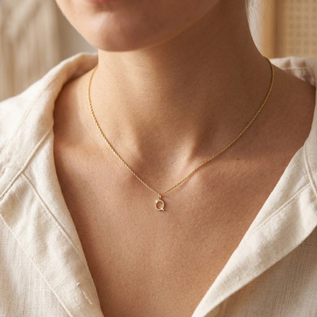 [group:q-10k-gold] Initial Pendant 