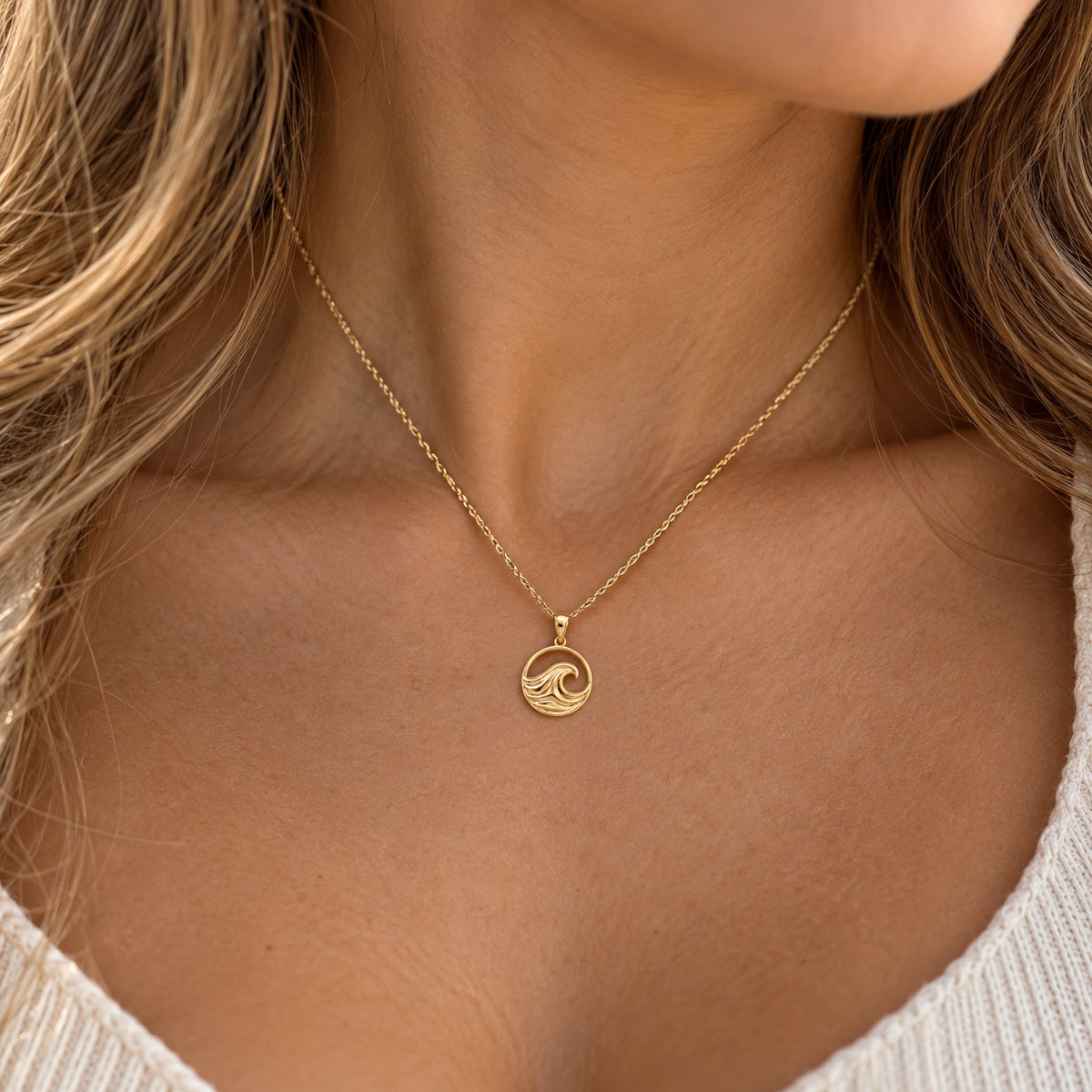 [group: water] Gold Wave Pendant
